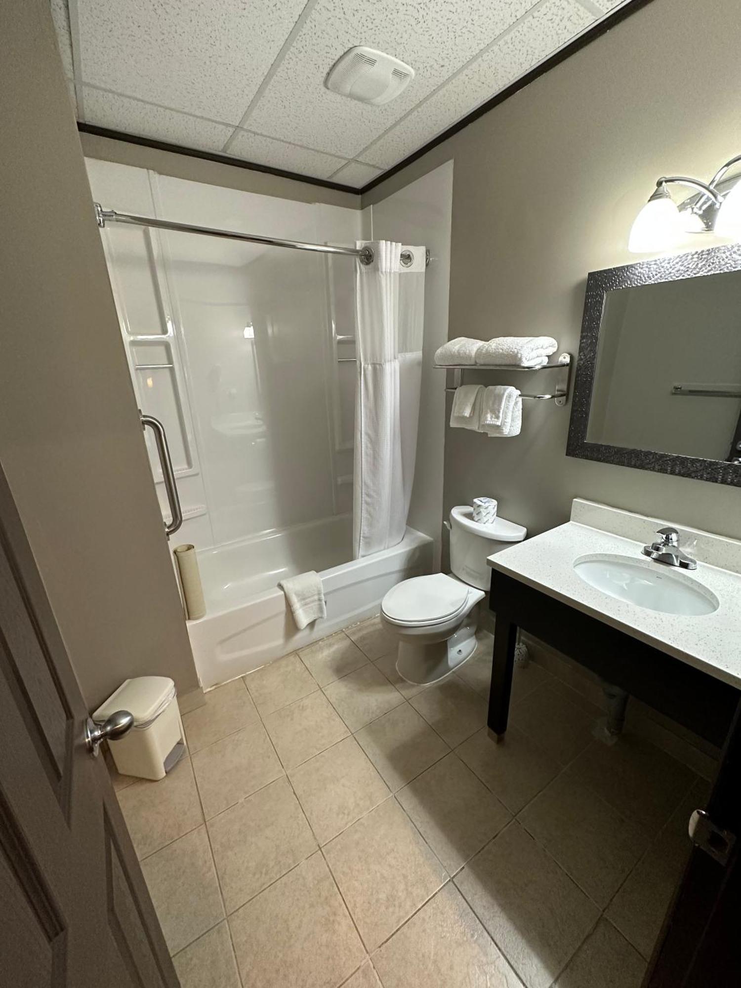 Le Voyageur Inn Mattawa Εξωτερικό φωτογραφία